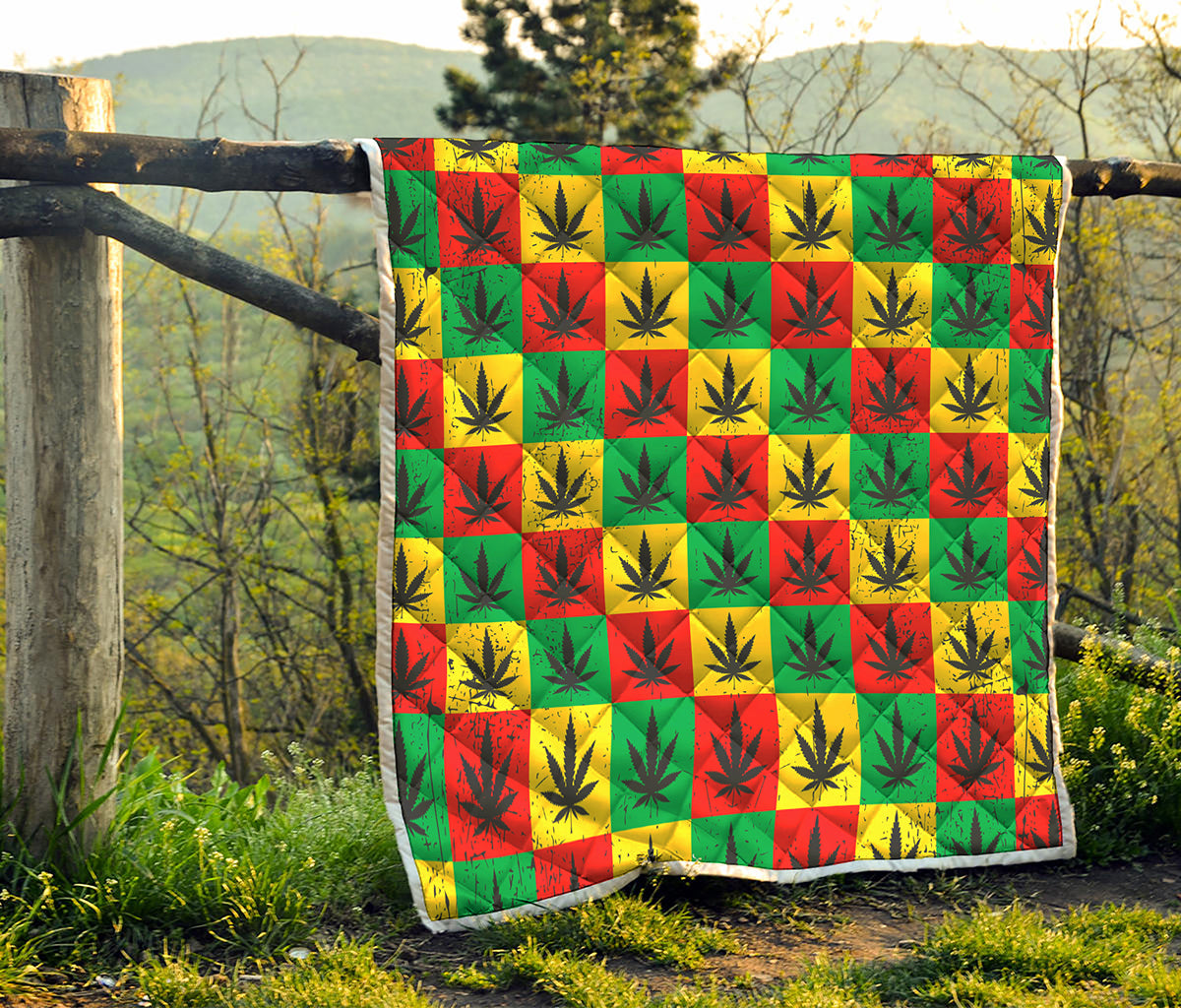 Reggae Marijuana Leaf Pattern Print Quilt