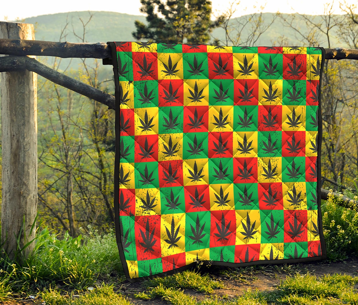 Reggae Marijuana Leaf Pattern Print Quilt