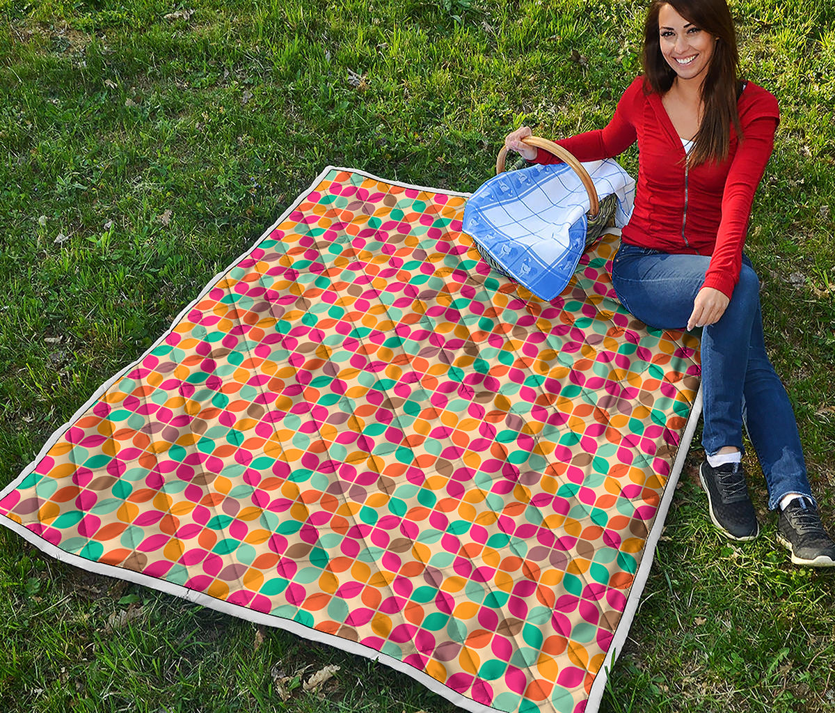Retro Geometric Rounded Square Print Quilt