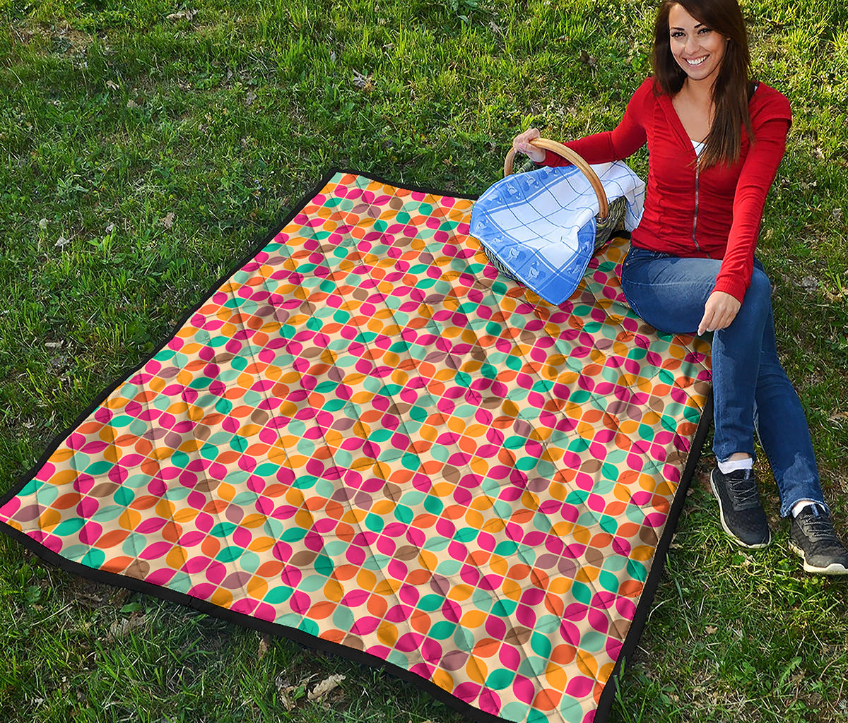 Retro Geometric Rounded Square Print Quilt