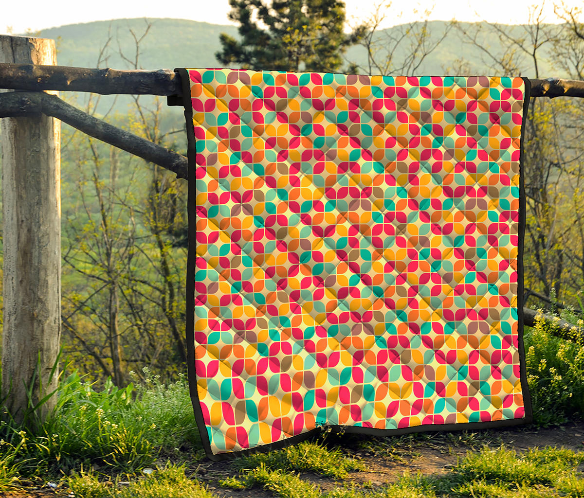 Retro Geometric Rounded Square Print Quilt