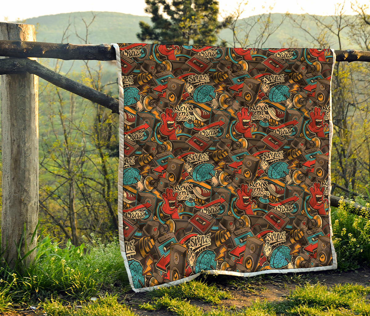Retro Graffiti Pattern Print Quilt