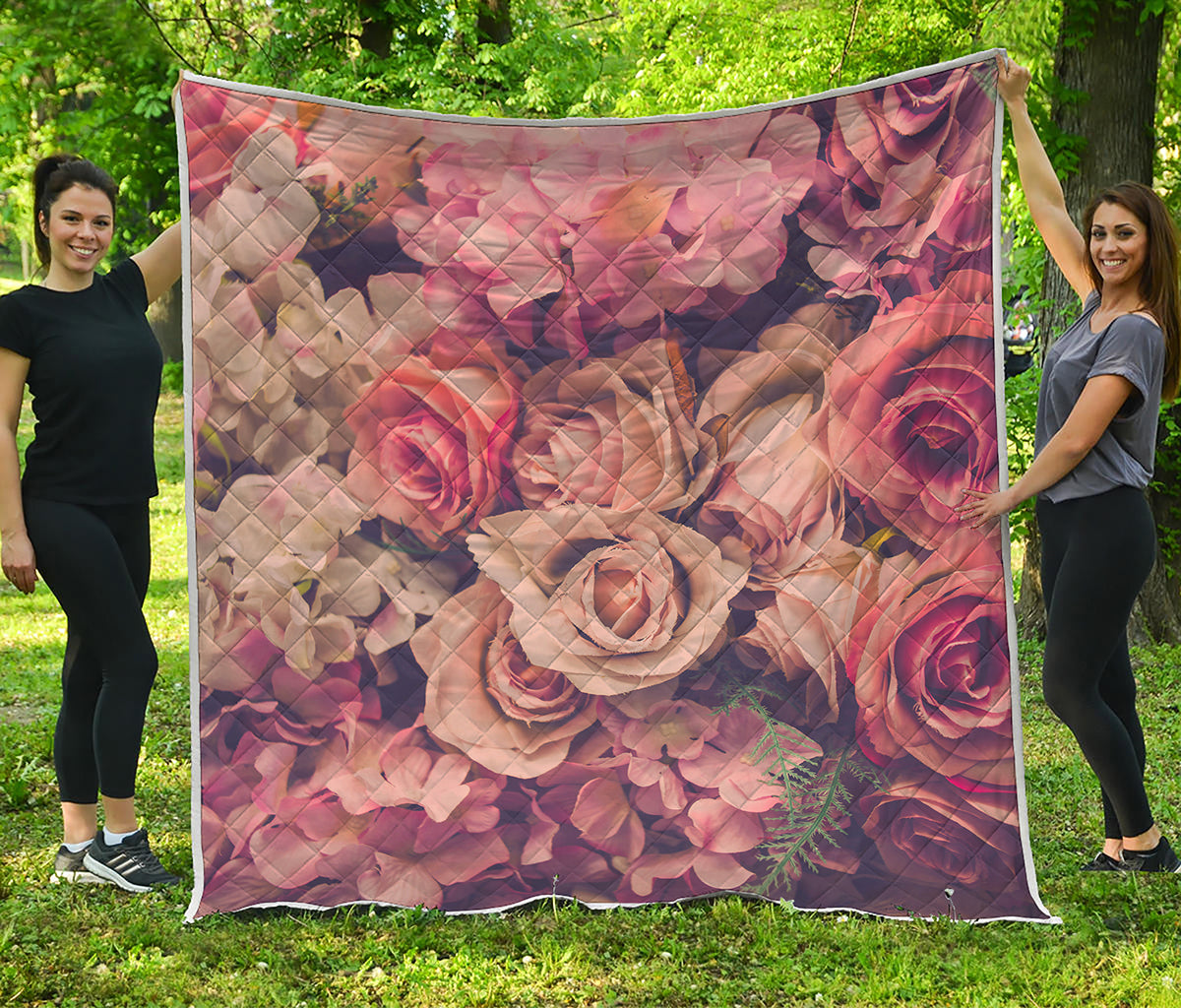 Retro Pink Roses Floral Print Quilt