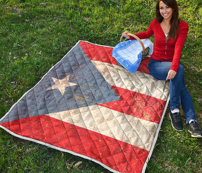 Retro Puerto Rican Flag Print Quilt