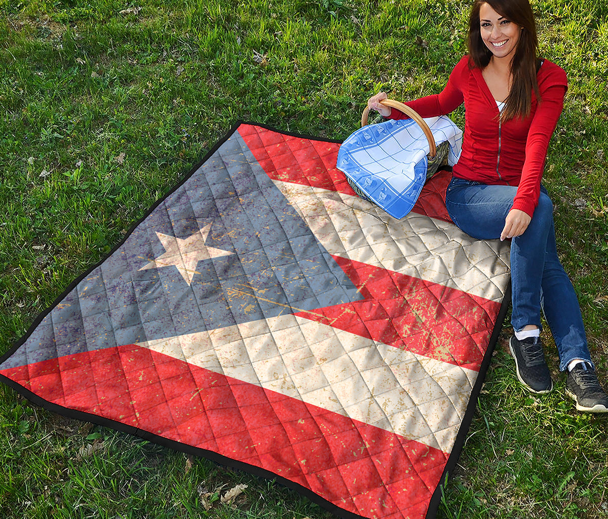 Retro Puerto Rican Flag Print Quilt