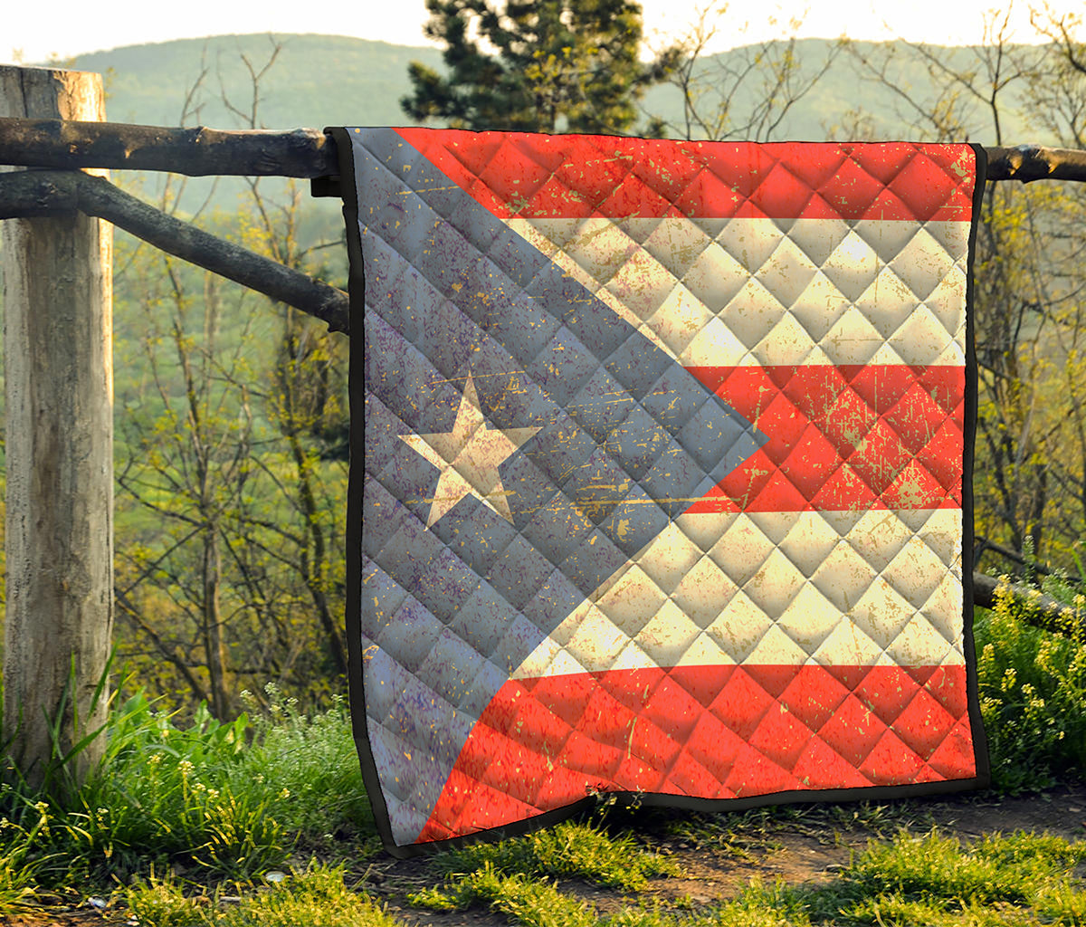 Retro Puerto Rican Flag Print Quilt