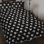 Rock And Roll Hand Sign Pattern Print Quilt Bed Set