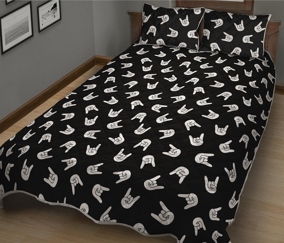 Rock And Roll Hand Sign Pattern Print Quilt Bed Set