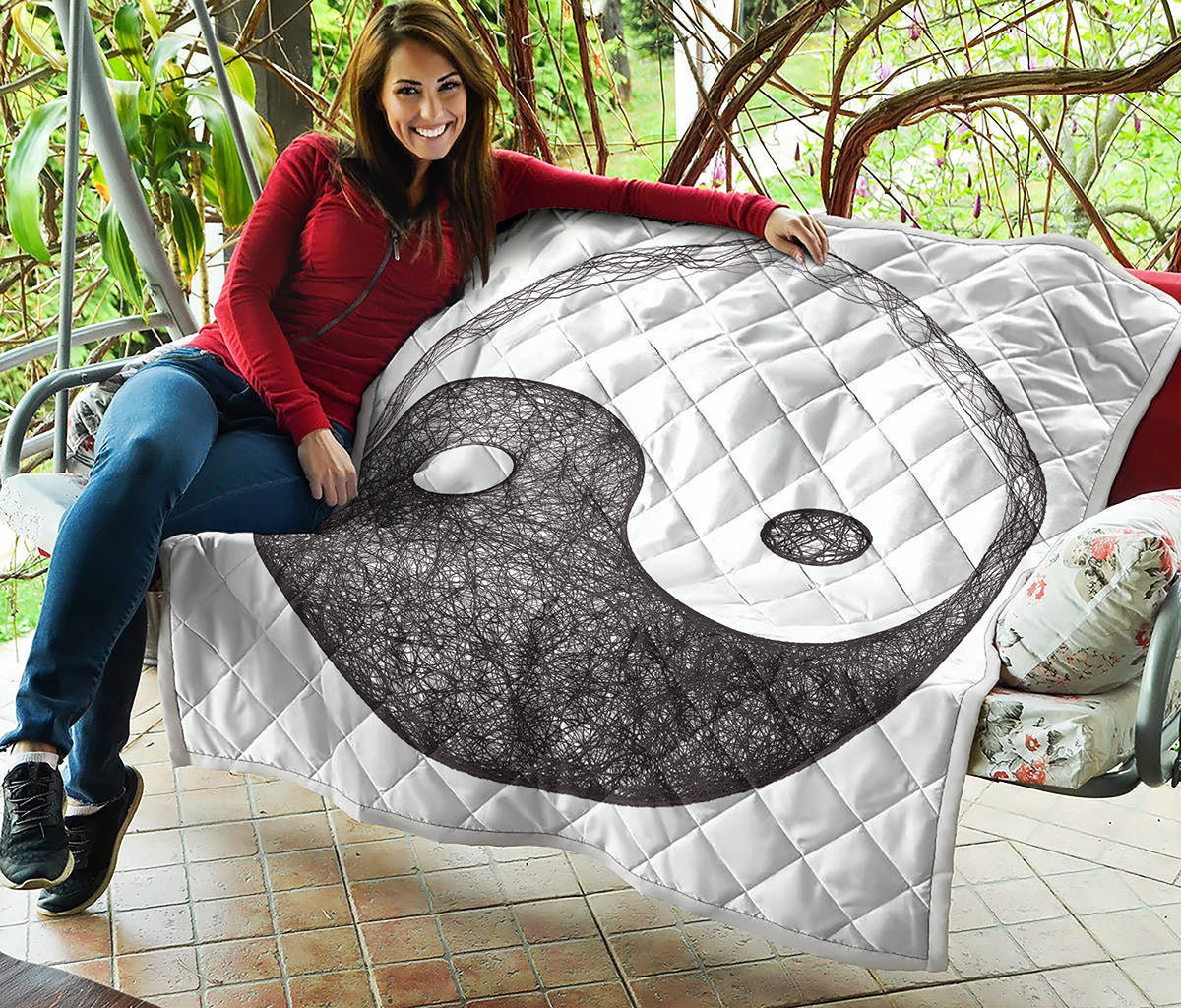 Roots Yin Yang Print Quilt
