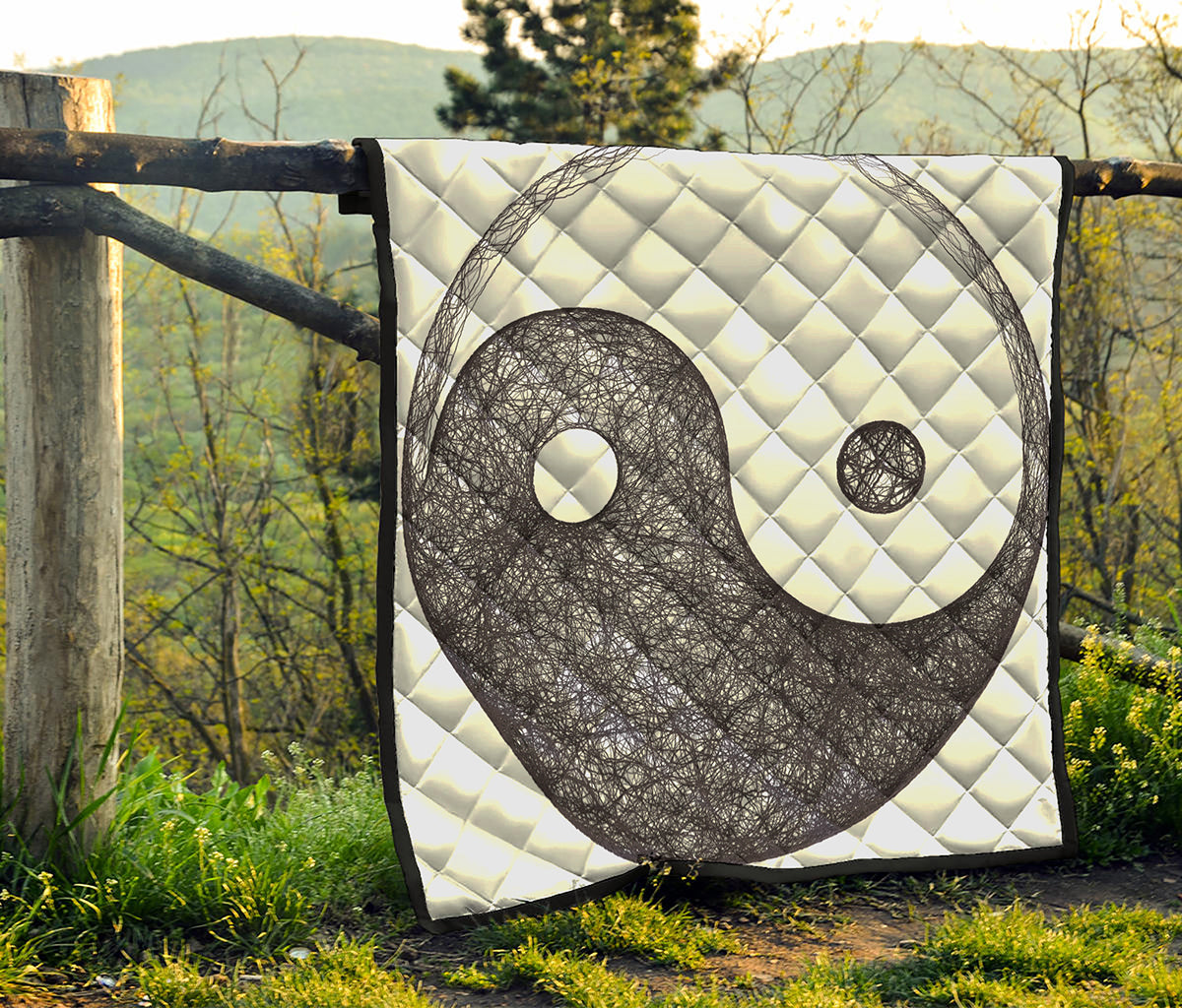 Roots Yin Yang Print Quilt