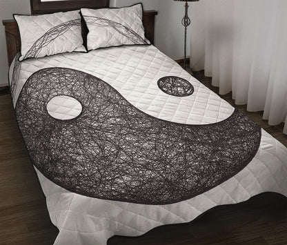 Roots Yin Yang Print Quilt Bed Set