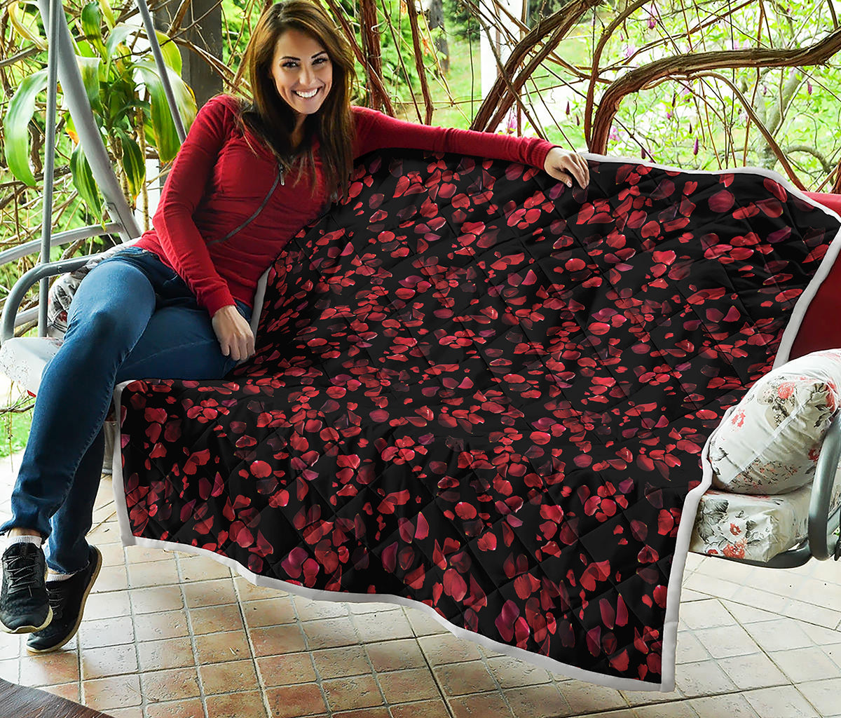 Rose Petals Pattern Print Quilt