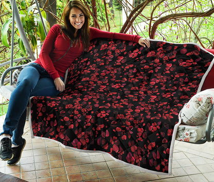 Rose Petals Pattern Print Quilt