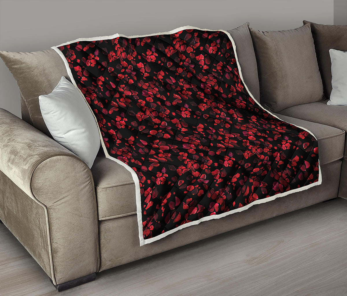 Rose Petals Pattern Print Quilt
