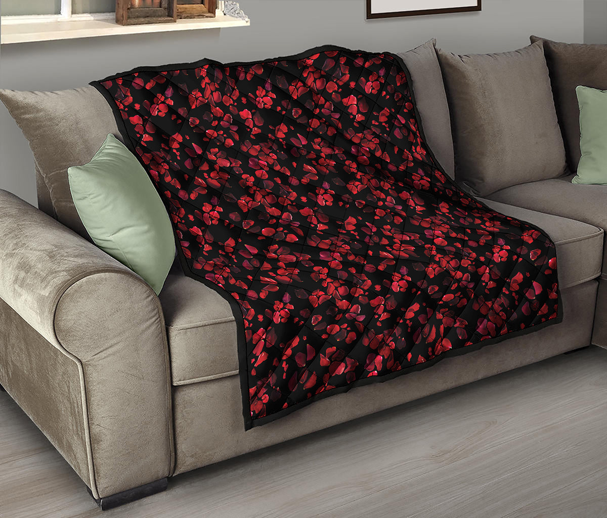 Rose Petals Pattern Print Quilt