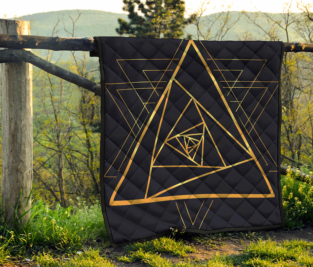 Rose Pyramid Print Quilt