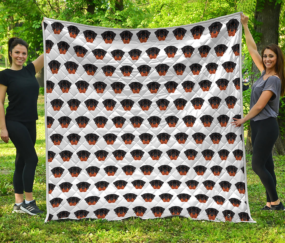 Rottweiler Face Pattern Print Quilt