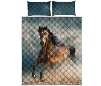 Running Wild Stallion Horse Print Quilt Bed Set