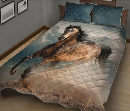 Running Wild Stallion Horse Print Quilt Bed Set