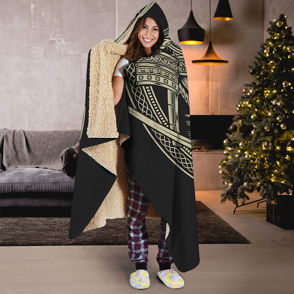 Samurai Warrior Mask Print Hooded Blanket