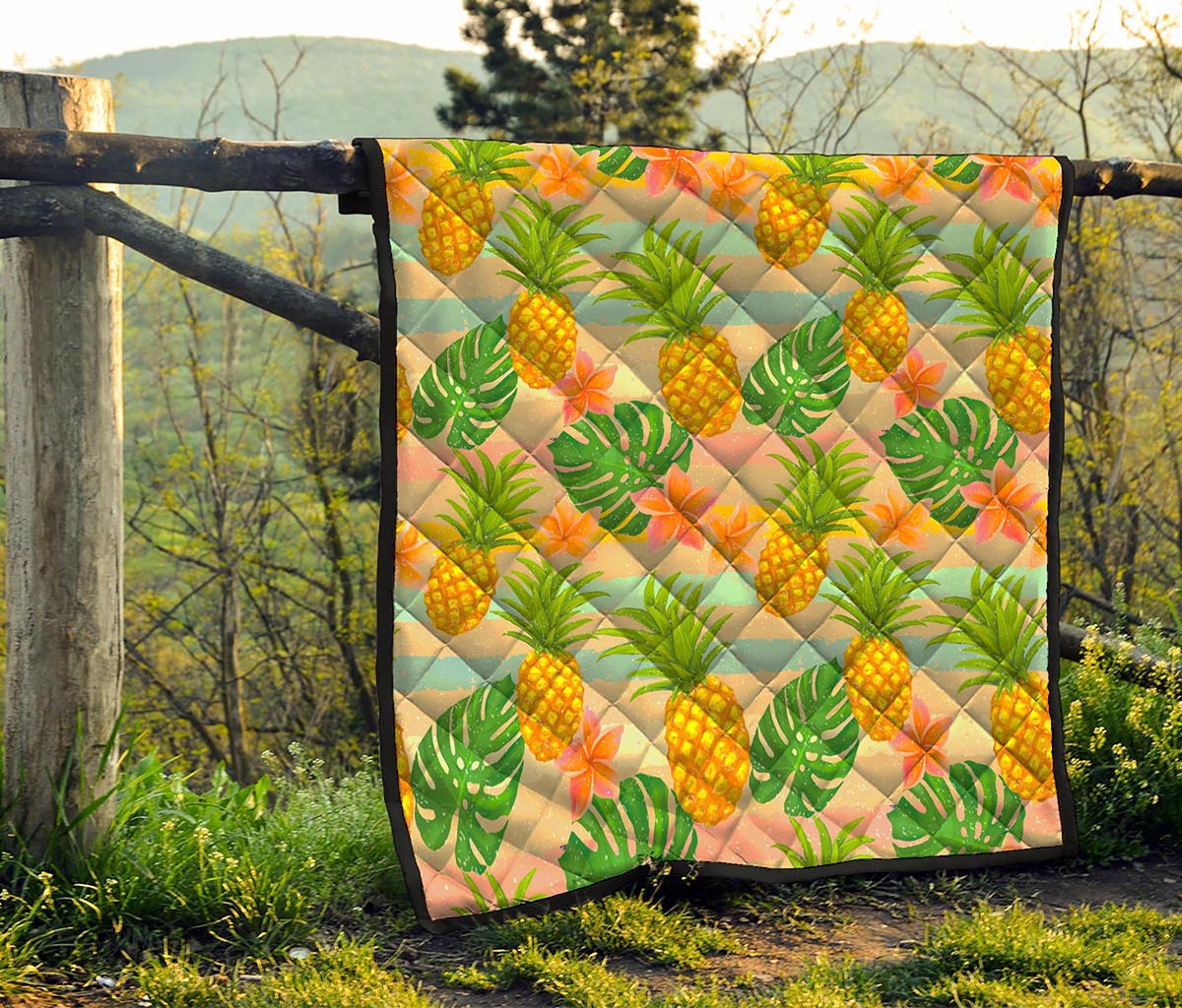 Sand Beach Pineapple Pattern Print Quilt