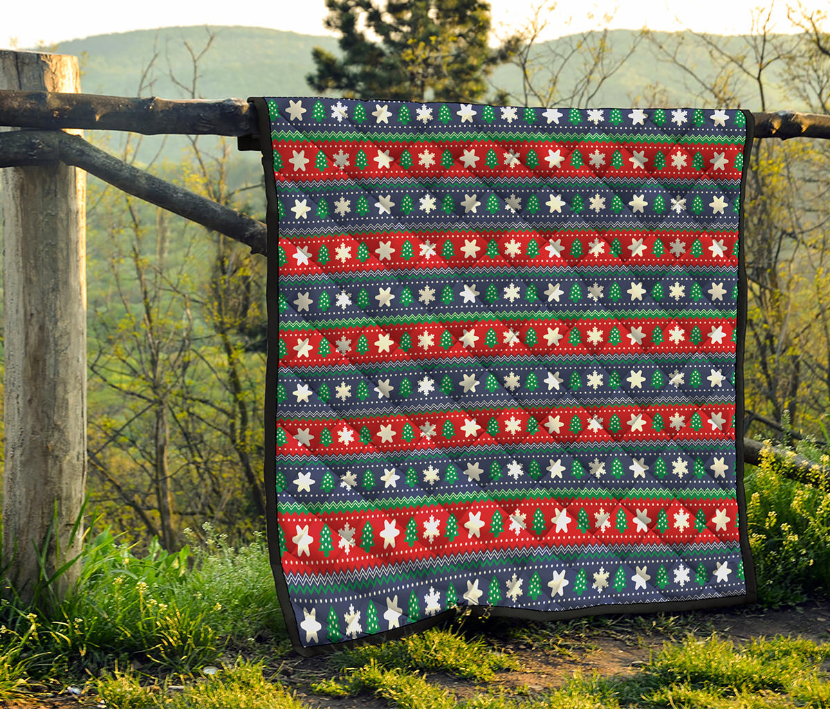 Scandinavian Christmas Pattern Print Quilt