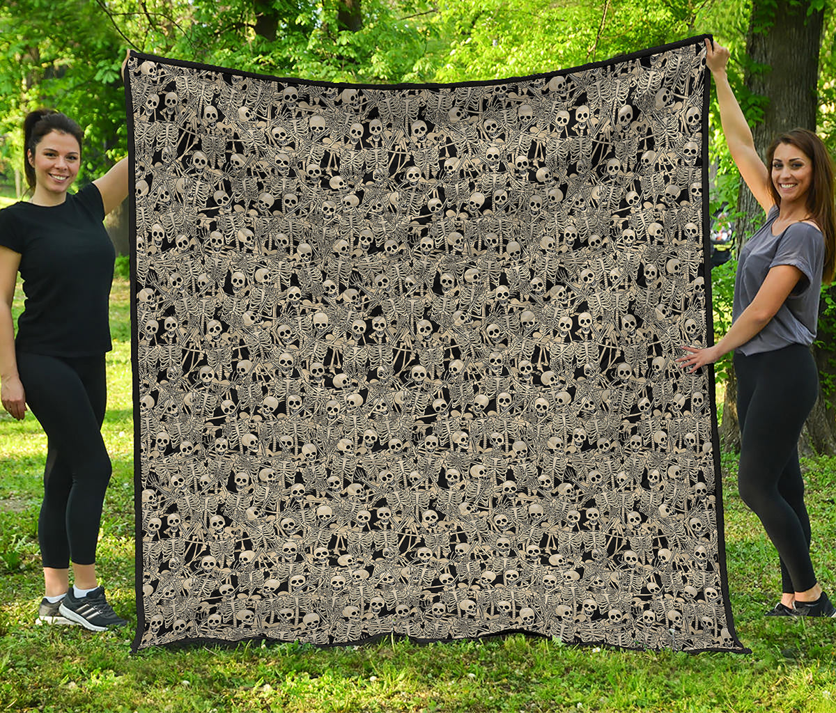 Scary Skeleton Pattern Print Quilt