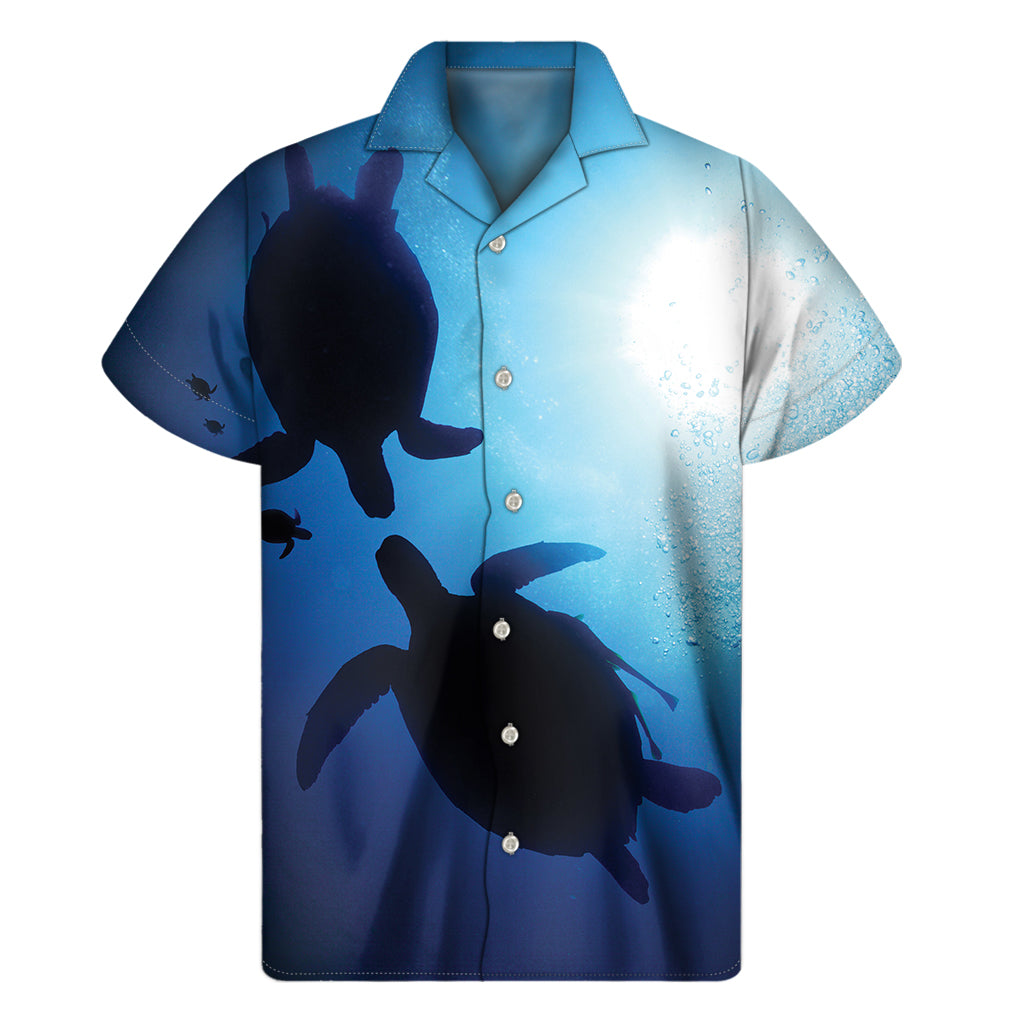 Sea Turtle Family Underwater Print Men's Short Sleeve Shirt