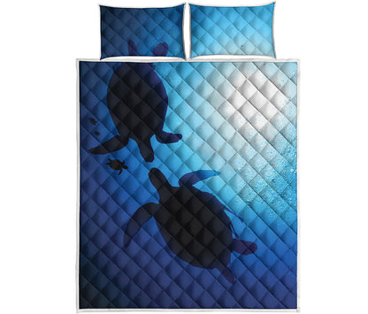 Sea Turtle Family Underwater Print Quilt Bed Set