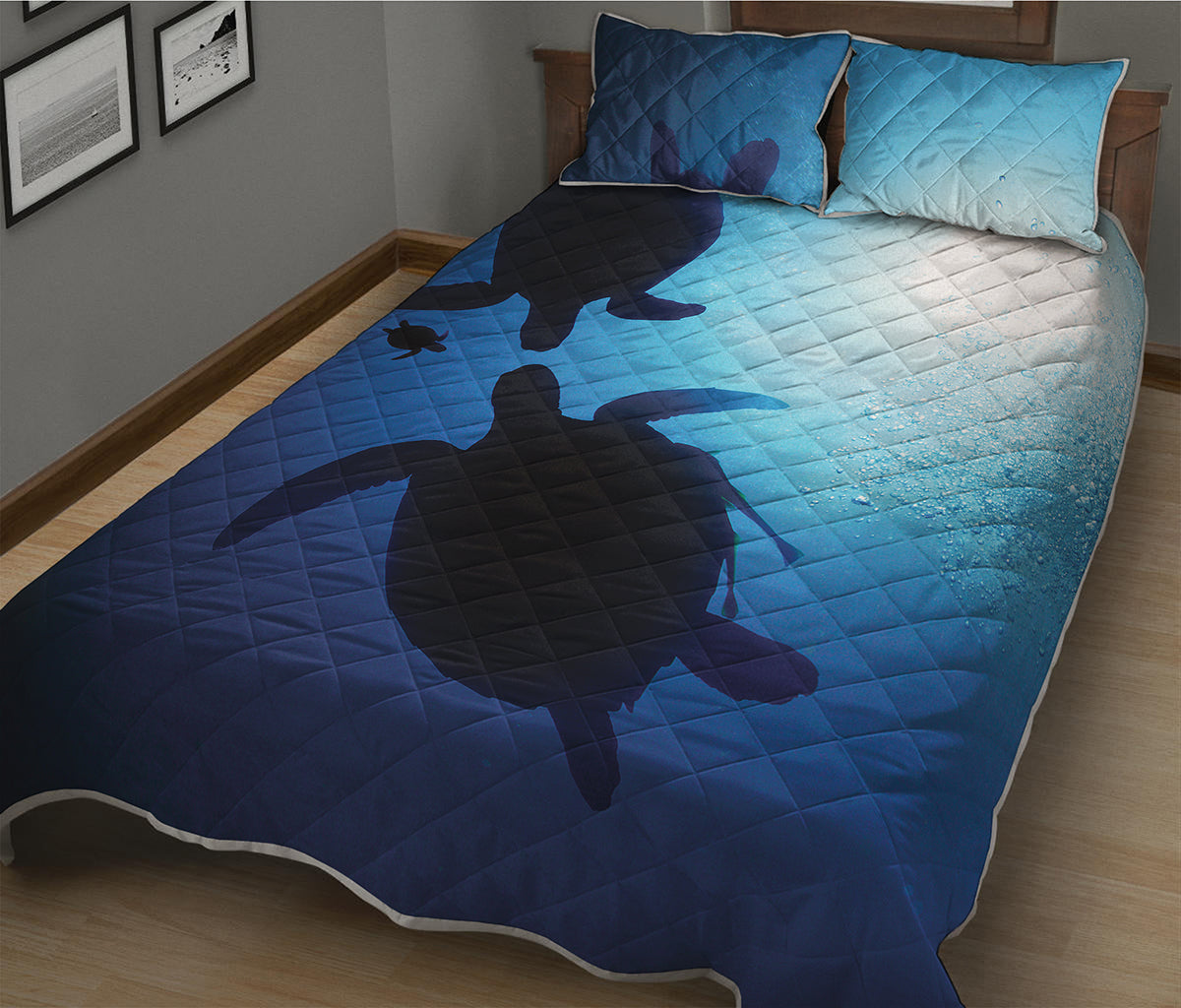 Sea Turtle Family Underwater Print Quilt Bed Set