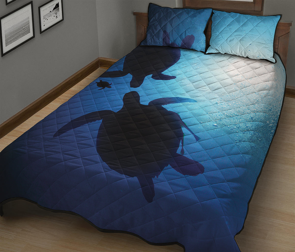 Sea Turtle Family Underwater Print Quilt Bed Set