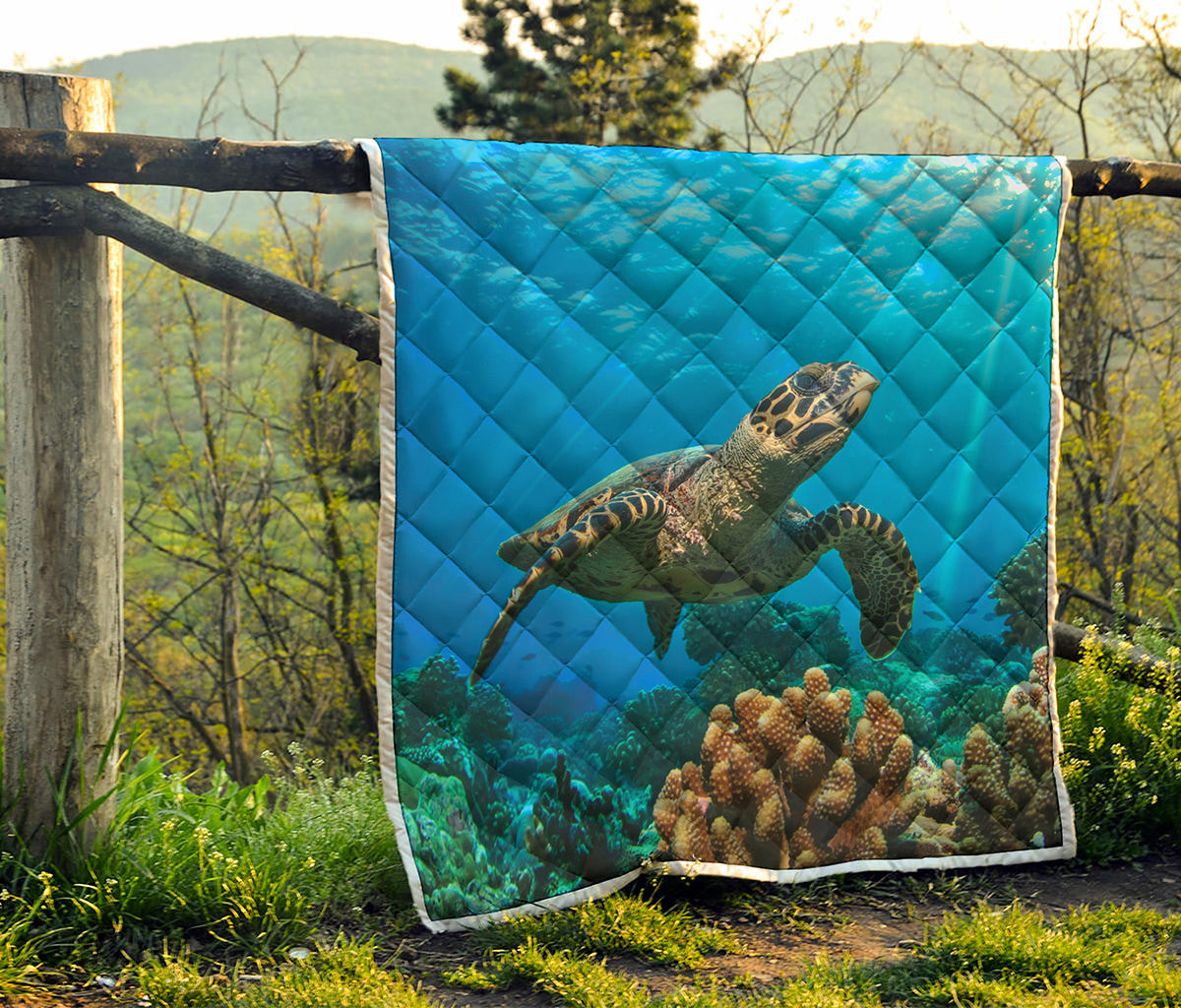 Sea Turtle Underwater Print Quilt