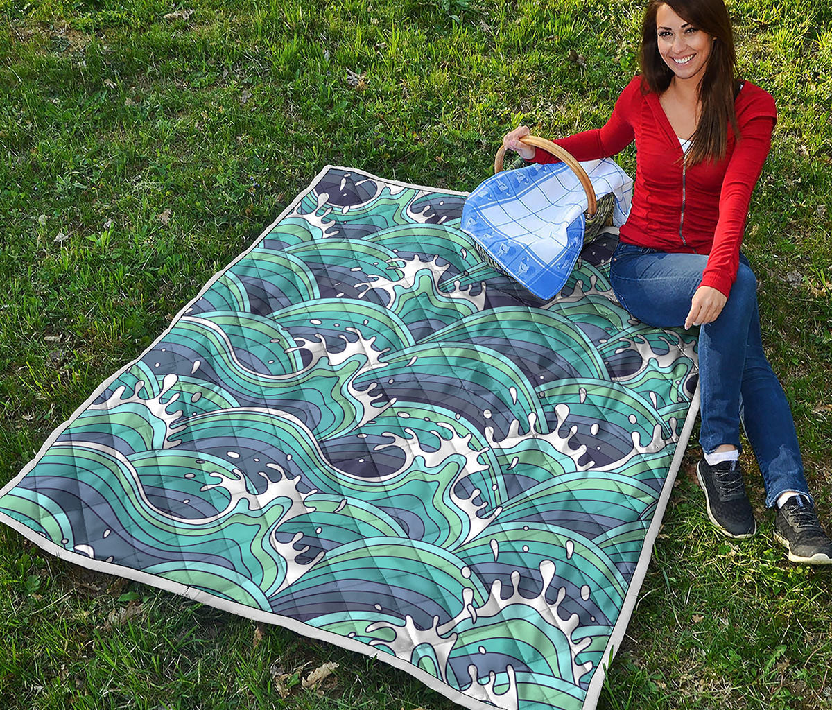 Sea Wave Surfing Pattern Print Quilt