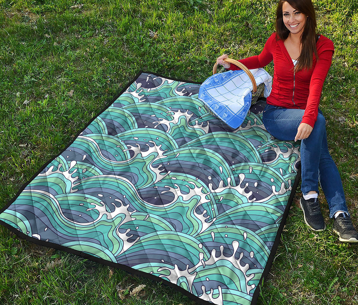 Sea Wave Surfing Pattern Print Quilt