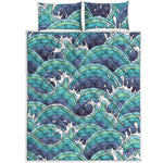 Sea Wave Surfing Pattern Print Quilt Bed Set