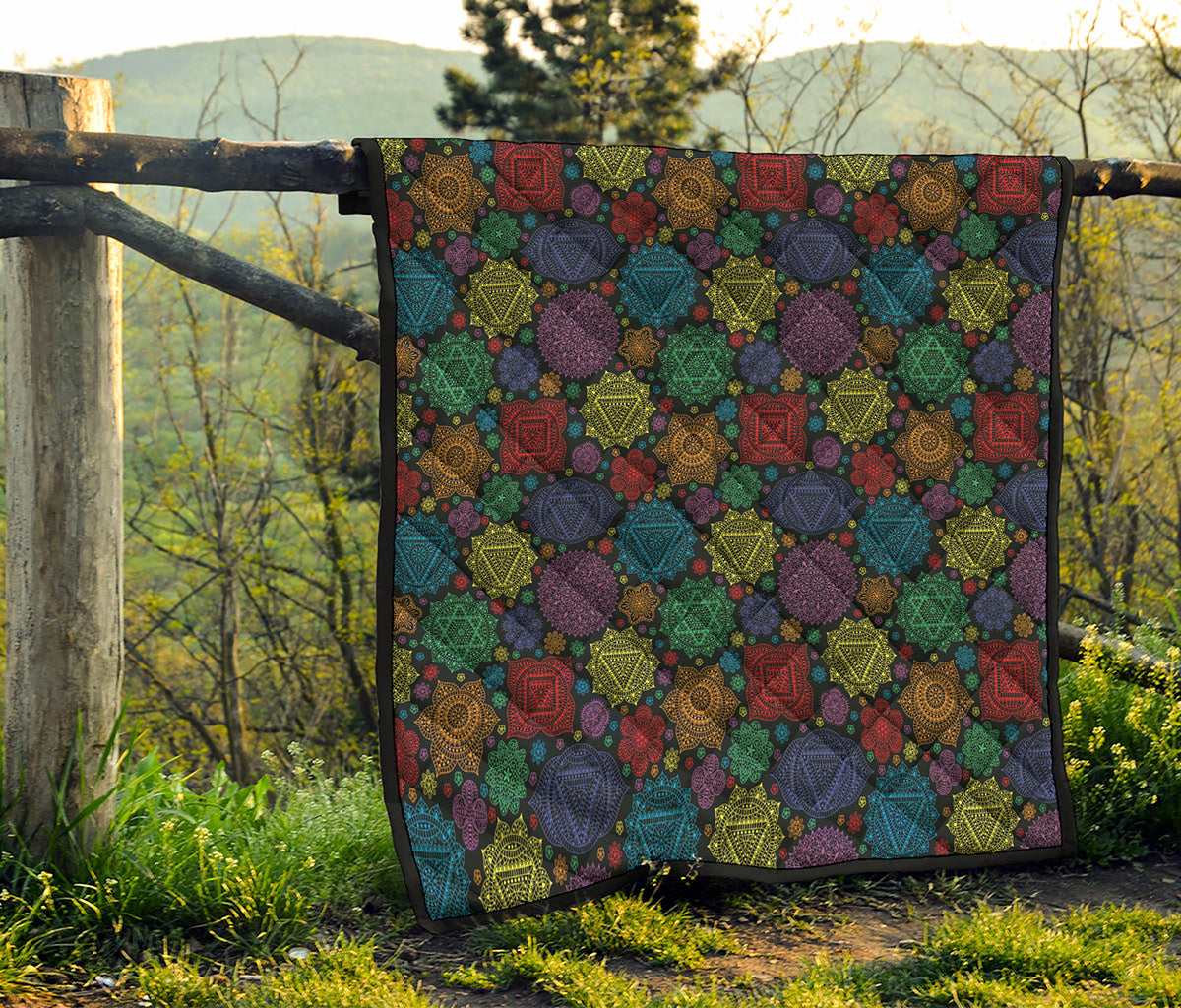 Seven Chakras Flowers Pattern Print Quilt