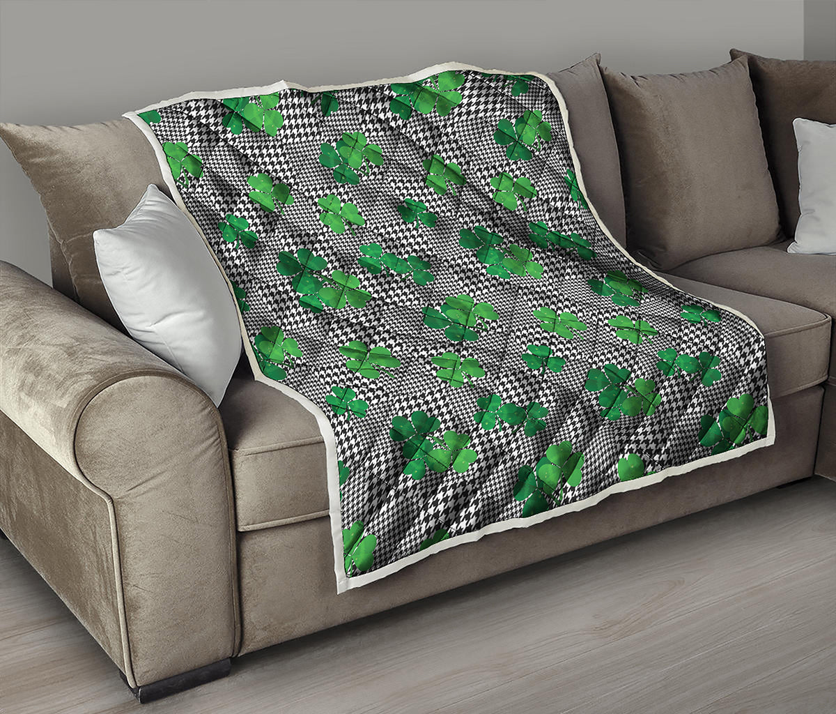 Shamrocks Houndstooth Pattern Print Quilt
