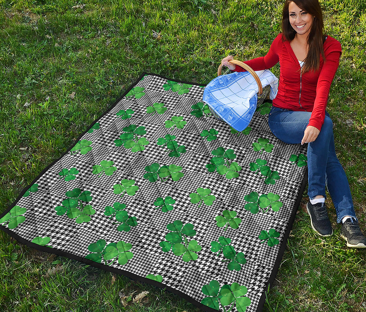 Shamrocks Houndstooth Pattern Print Quilt