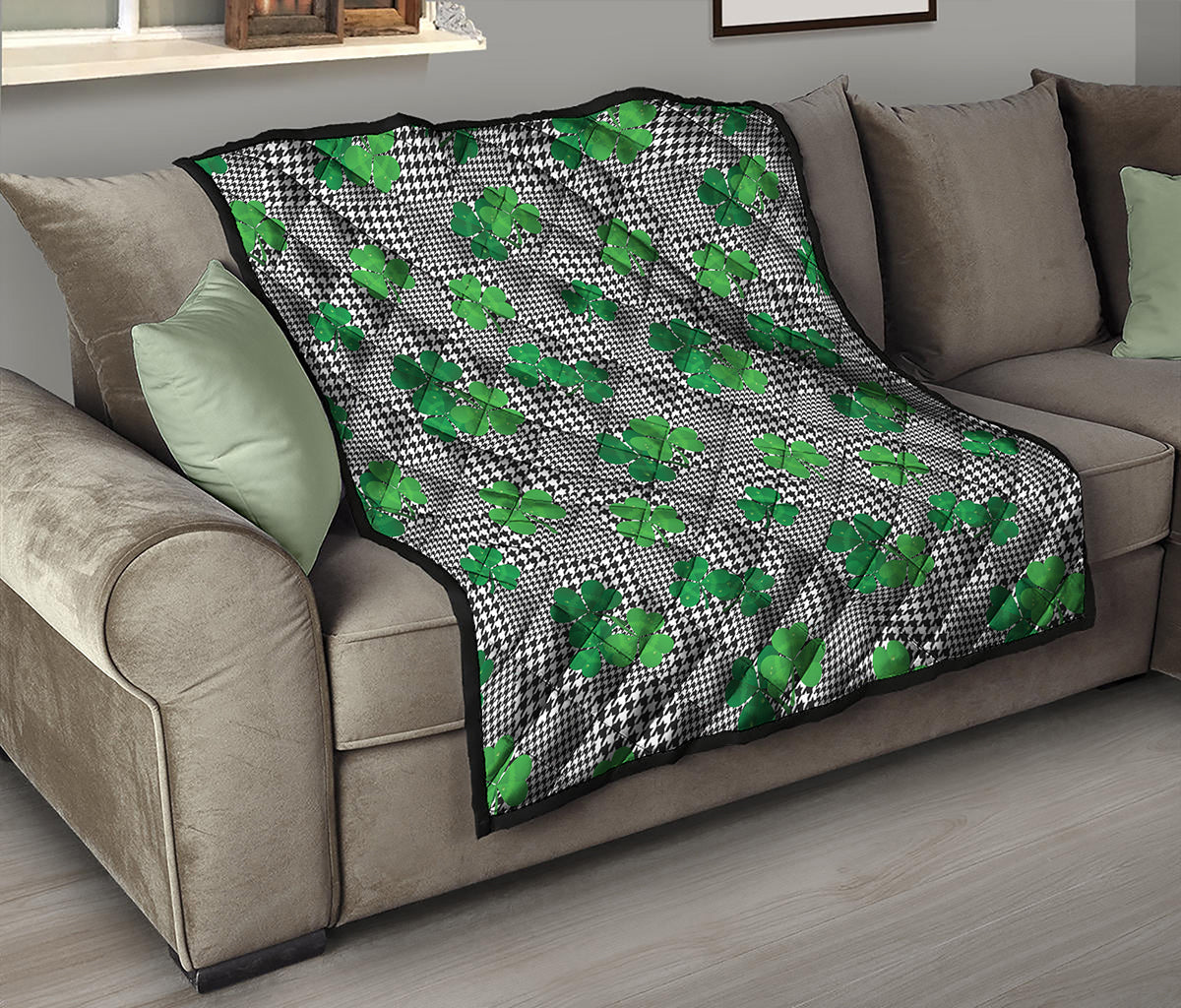 Shamrocks Houndstooth Pattern Print Quilt