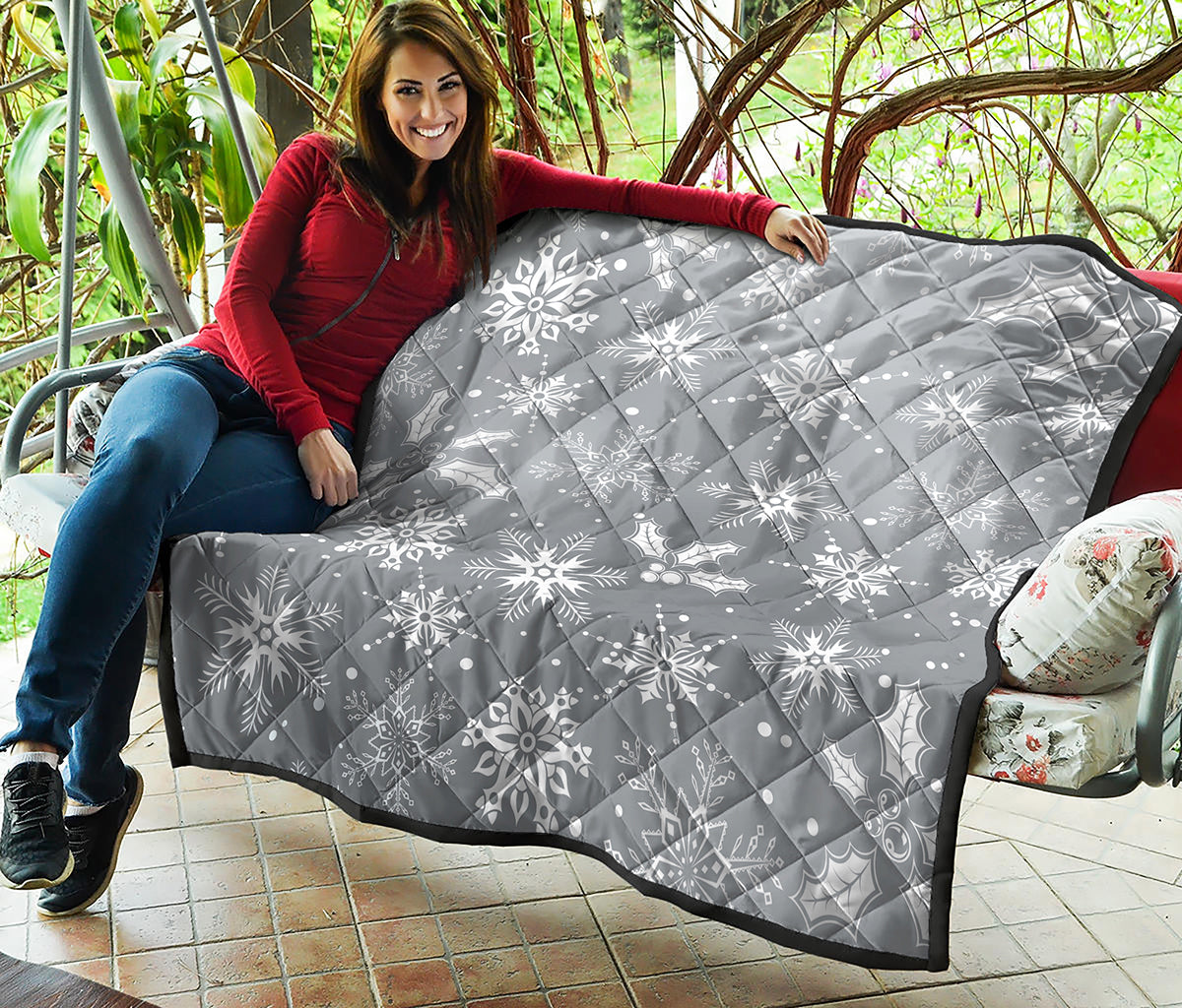 Silver And White Snowflake Pattern Print Quilt