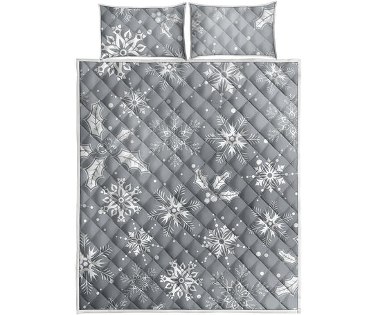 Silver And White Snowflake Pattern Print Quilt Bed Set