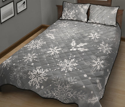 Silver And White Snowflake Pattern Print Quilt Bed Set