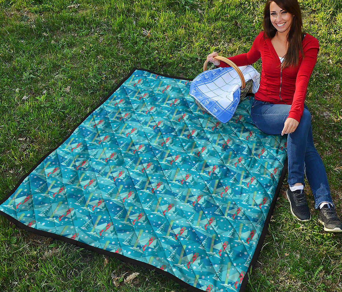 Ski And Snowboard Pattern Print Quilt