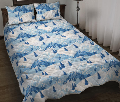 Skiing Mountain Print Quilt Bed Set