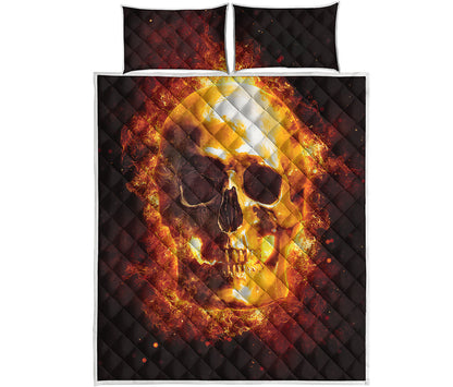 Skull In Flames Print Quilt Bed Set