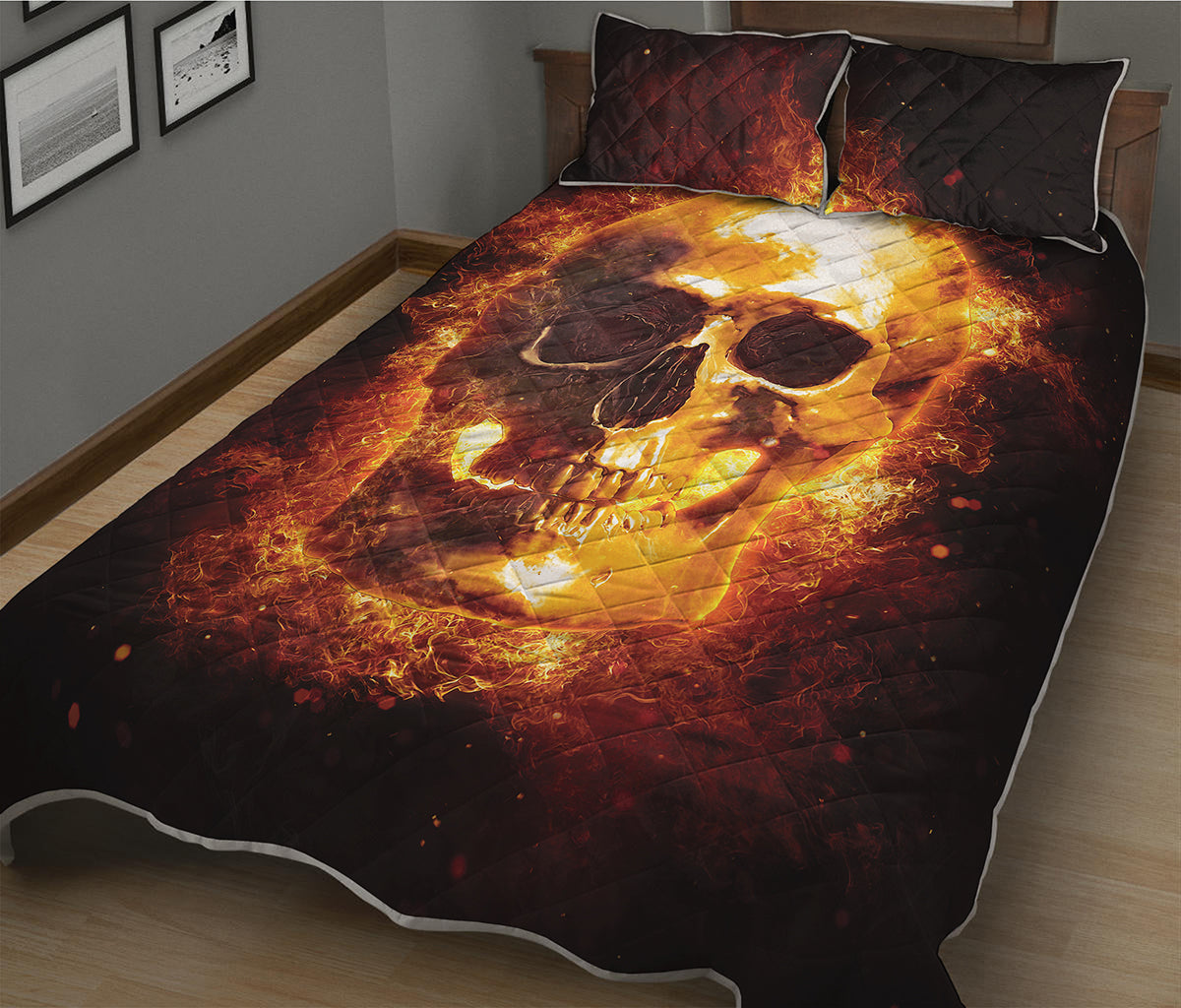 Skull In Flames Print Quilt Bed Set