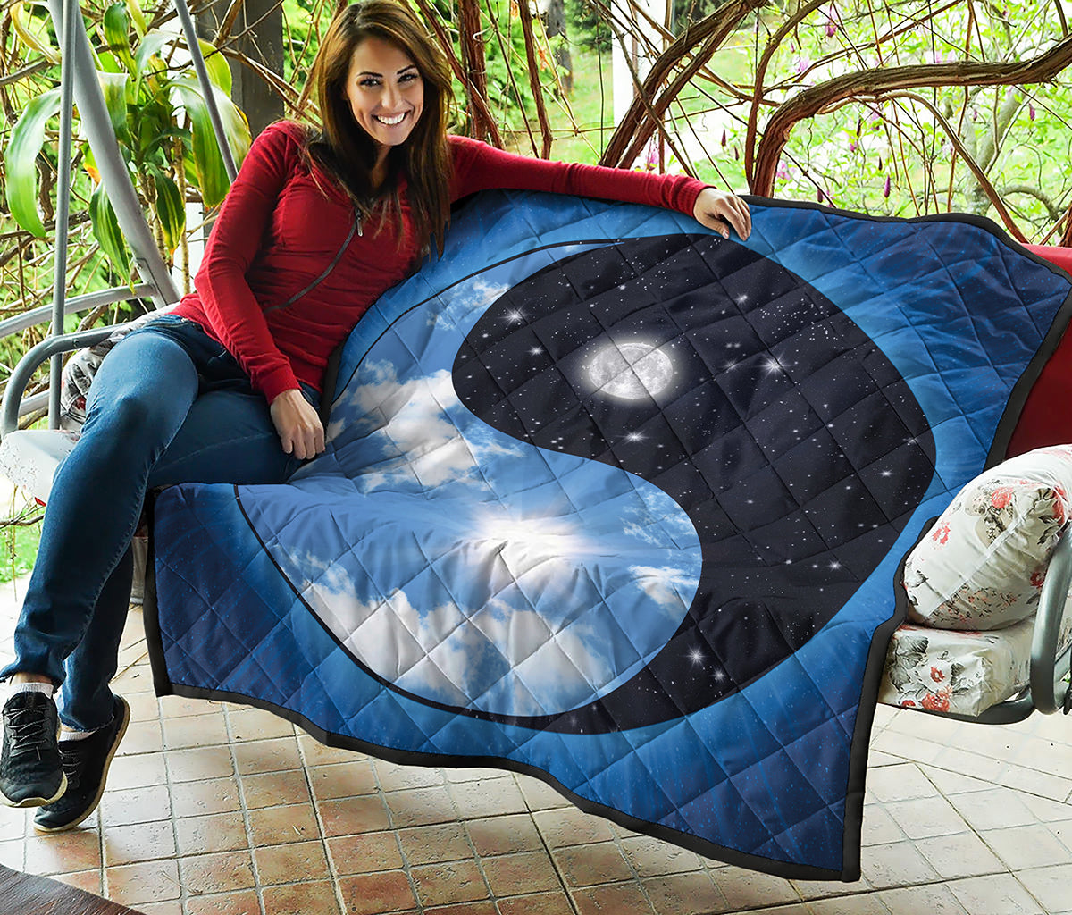 Sky And Space Yin Yang Print Quilt