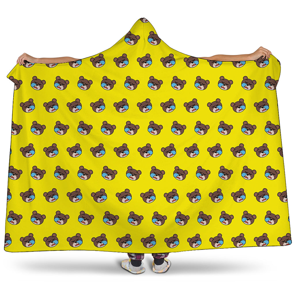 Sleeping Bear Emoji Pattern Print Hooded Blanket