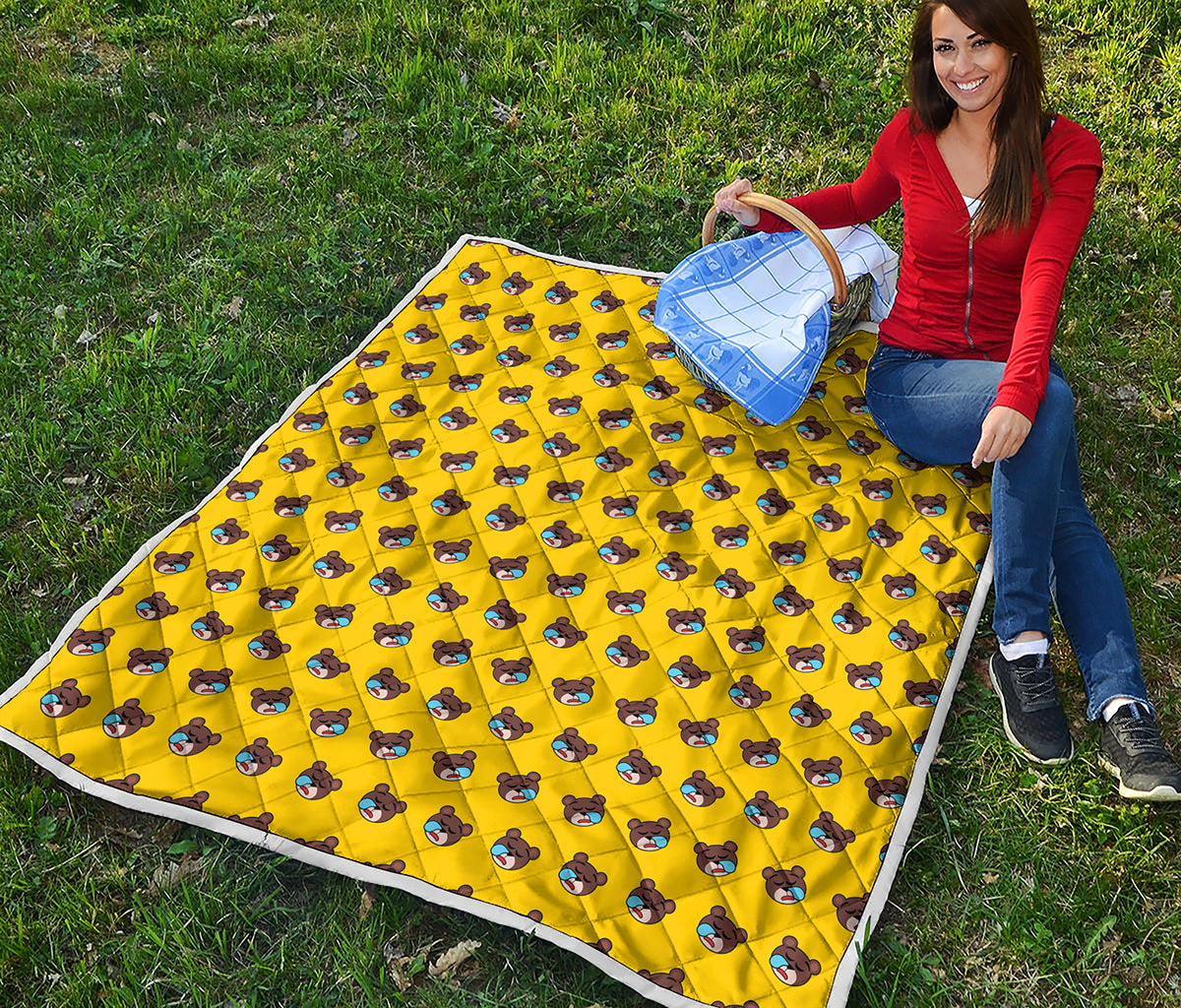 Sleeping Bear Emoji Pattern Print Quilt