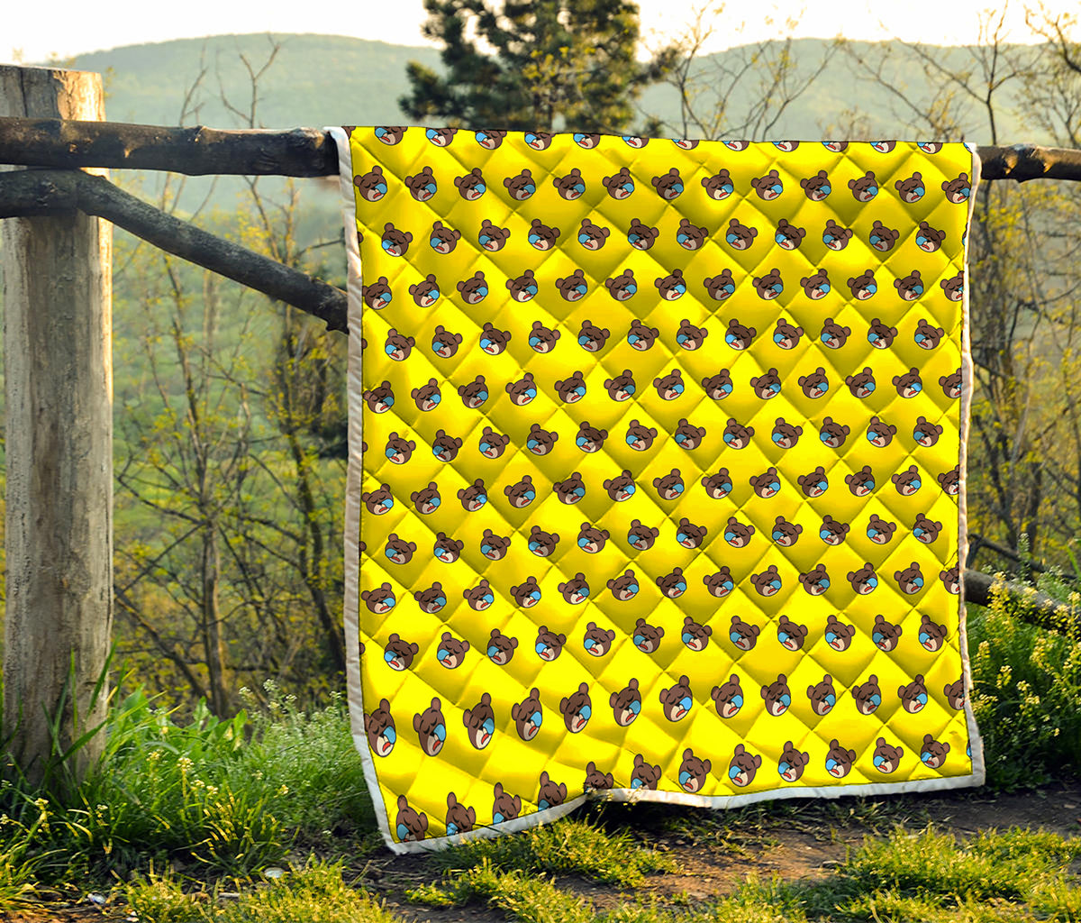 Sleeping Bear Emoji Pattern Print Quilt